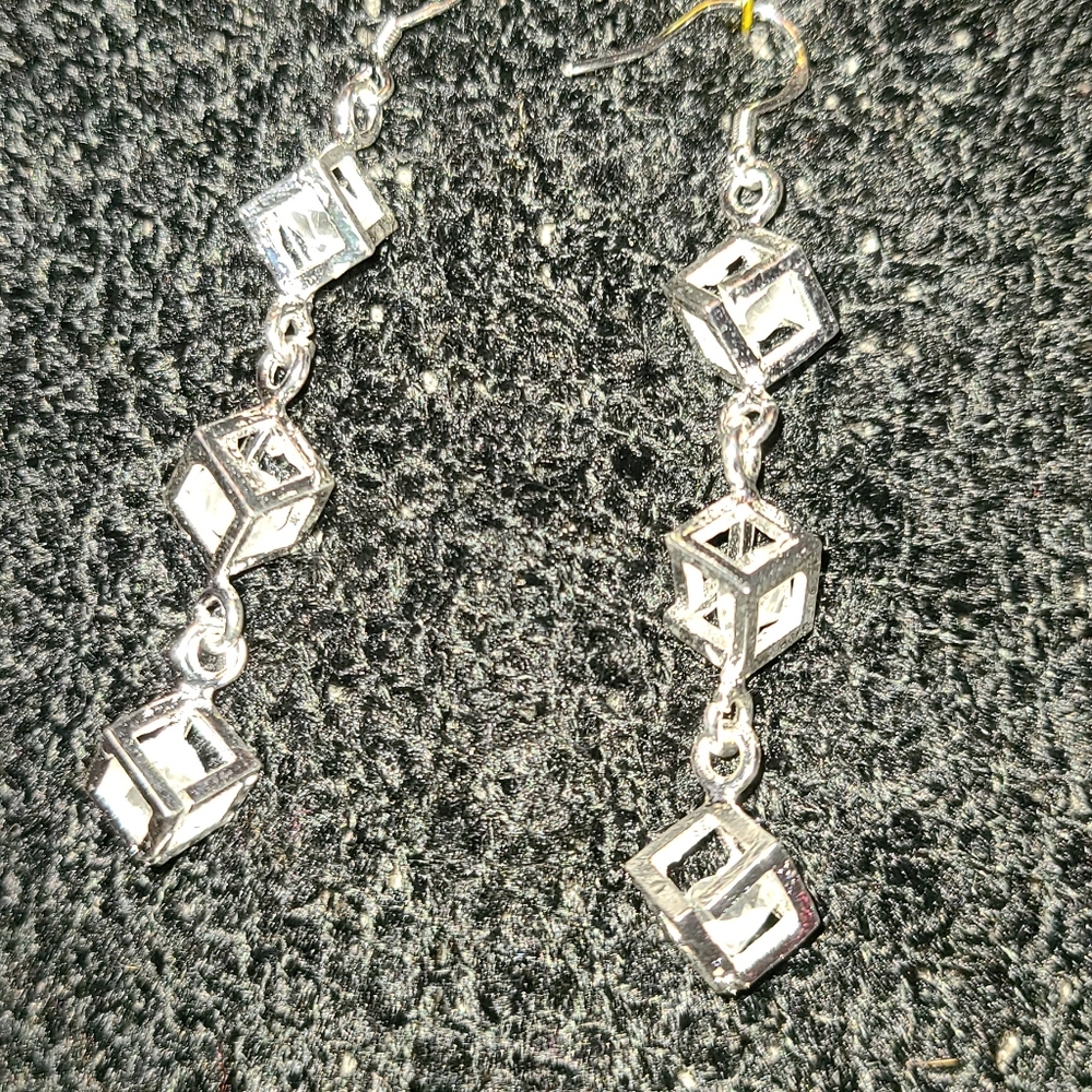 Earrings - Picture 2 of 5
